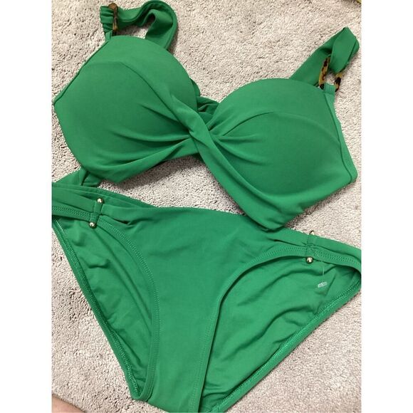 New. Robin Piccone green bikini. D cup-top/ M- bottom. Retails $215 - Picture 7 of 8